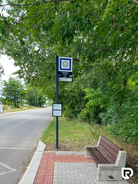 Stavebný pozemok pre RD | všetky podklady | 528 m² |Bernolákovo - Zastávka autobusu v Bernolákove na Poľnej ulici pri pozemkoch na bývanie.