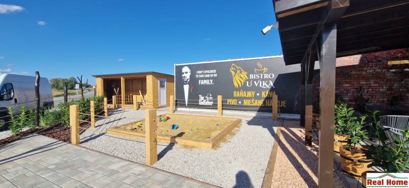 Prenájom kaviarne  v obci Nová Dedinka pri Senci - Detské ihrisko a bistro v exteriérových gastro priestoroch v Novej Dedinke.