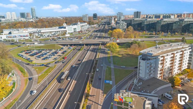 Kancelárie-Showroom 357 m², Zadunajská cesta, Petržalka, BA - Letecký pohľad na obchodné priestory v Bratislave - Petržalke na Zadunajskej ulici.