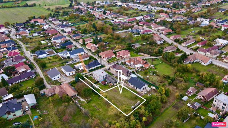 STAVEBNÝ POZEMOK | NITRIANSKA BLATNICA - Letecký pohľad na pozemky pre bývanie v obci Nitrianska Blatnica.