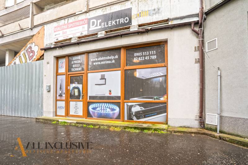 NA PREDAJ OBCH.PRIESTOR, BRATISLAVA–VRAKUŇA (PENTAGON) - Obchodné priestory na ulici Pentagon v Bratislave - Vrakuni pre predaj bielej techniky.