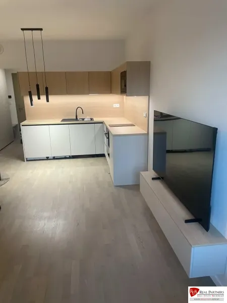 Prenájom 1-izbový byt s balkónom, METROPOLIS, Bratislava- Staré Mesto - Uj25NEHKM_fss.webp