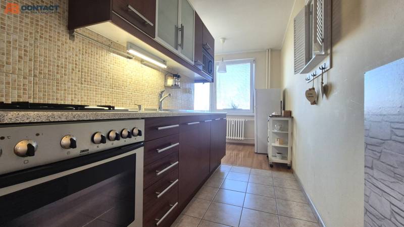 Zariadený 2-izbový byt 64 m² s 6 m² loggiou na sídlisku 
