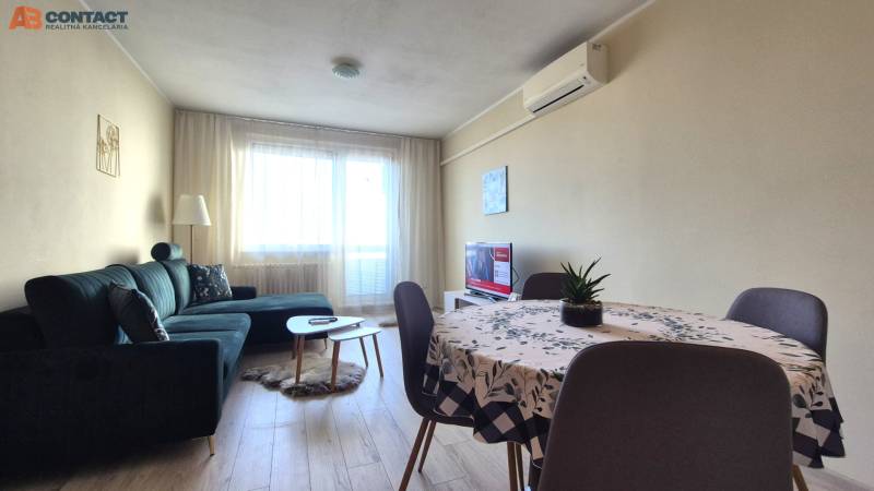 Zariadený 2-izbový byt 64 m² s 6 m² loggiou na sídlisku 