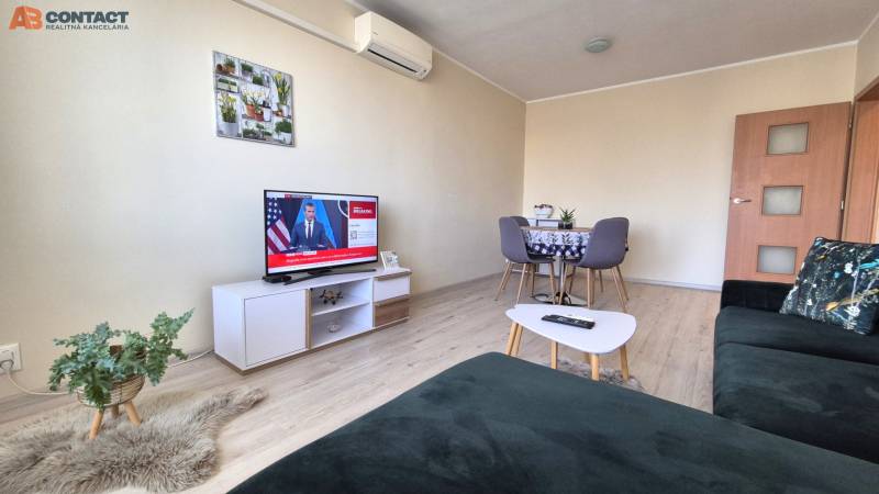 Zariadený 2-izbový byt 64 m² s 6 m² loggiou na sídlisku 