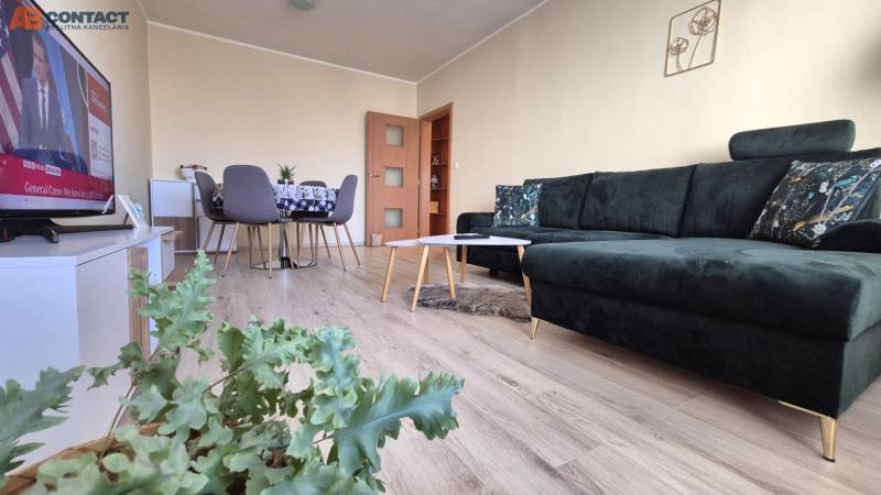 Zariadený 2-izbový byt 64 m² s 6 m² loggiou na sídlisku 