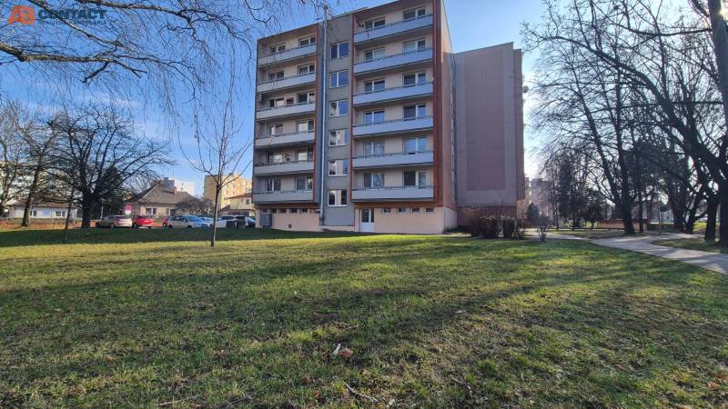 Zariadený 2-izbový byt 64 m² s 6 m² loggiou na sídlisku 