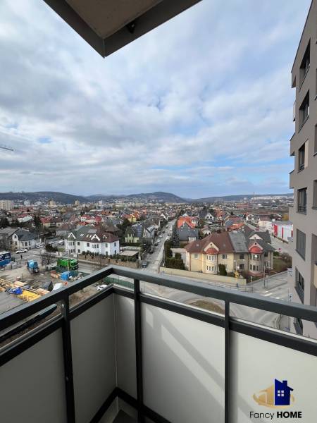 PRENÁJOM 3 izbový byt  Košice Residence Albelli - Staré Mesto - Balkónový výhľad na panorámu zo 3-izbového bytu na Alvinczyho ulici v Košiciach.