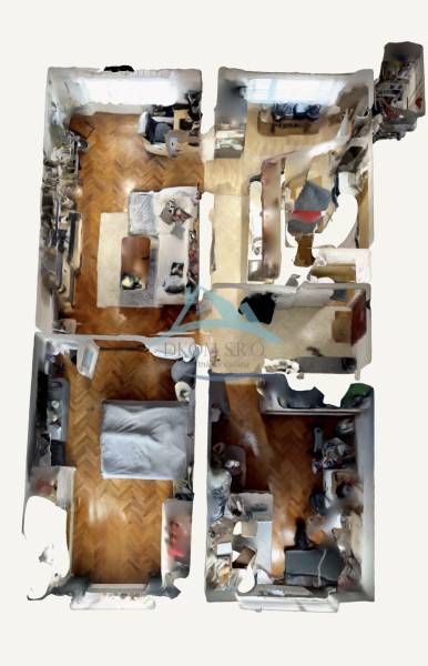 PREDAJ: 3-izbový byt 77 m², Šahy – Výborná investícia aj bývanie  - 3D pôdorys 3-izbového bytu s podlahou s dreveným dekorom a nábytkom.