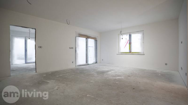 NOVINKA - 2x Novostavba RODINNÝCH DOMOV - Borčice  - Izba v rodinnom dome s neukončenými podlahami a stenami, bez zariadenia.