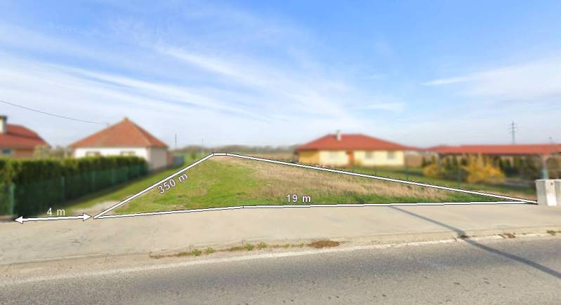 INVESTIČNÝ POZEMOK 6733 m² NA RD – SOKOLOVCE (okres Piešťany) - Pozemky - bývanie v Sokolovciach s označenou plochou na výstavbu a okolitými domami.