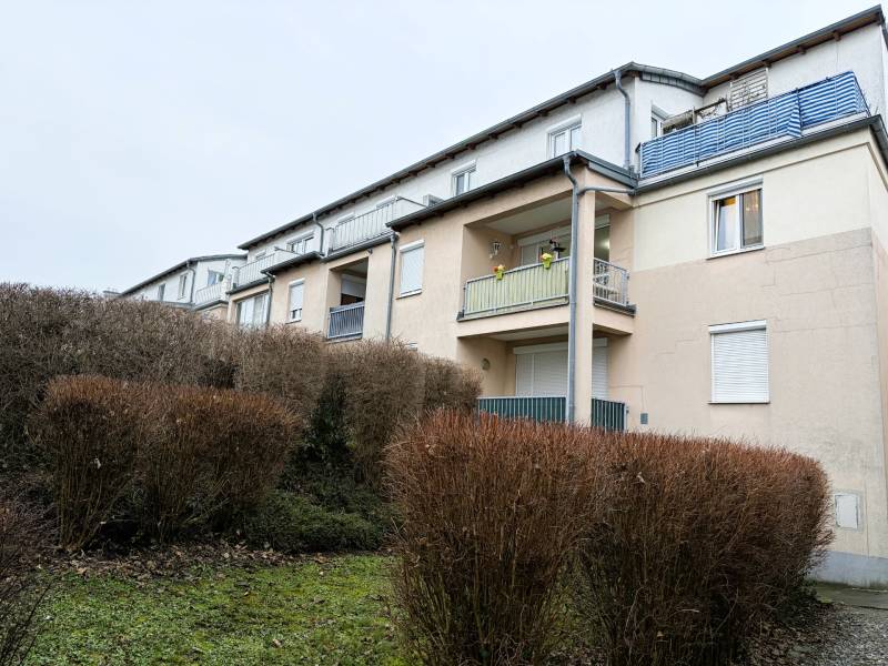 3 izbový byt s balkónom v obľúbenej lokalite Neusiedl am See - Exteriér 3-izbového domu v Kittsee so záhradou a balkónmi.