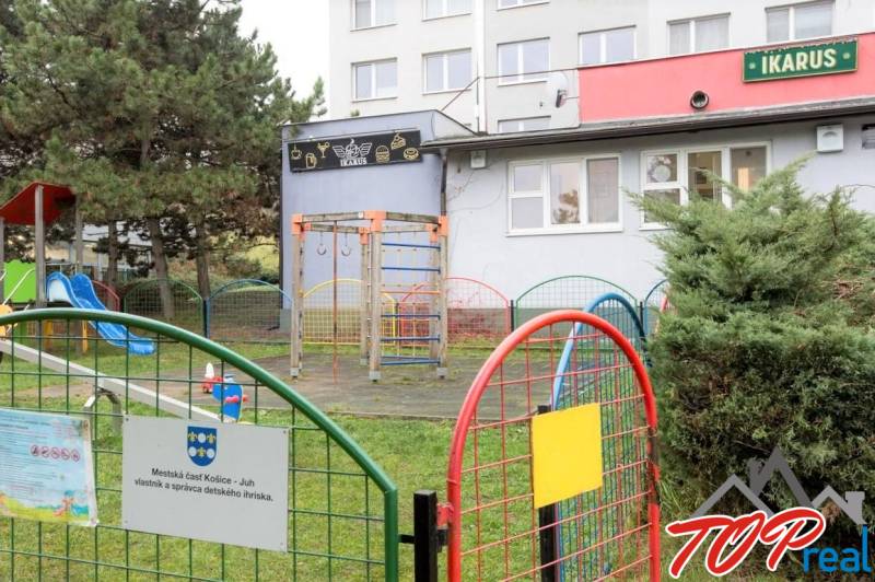 PRENÁJOM - Bistro/ Gastro prevádzka - Košice - Juh - Detské ihrisko pri gastro priestoroch na ulici Žižkova, Košice - mestská časť Juh.