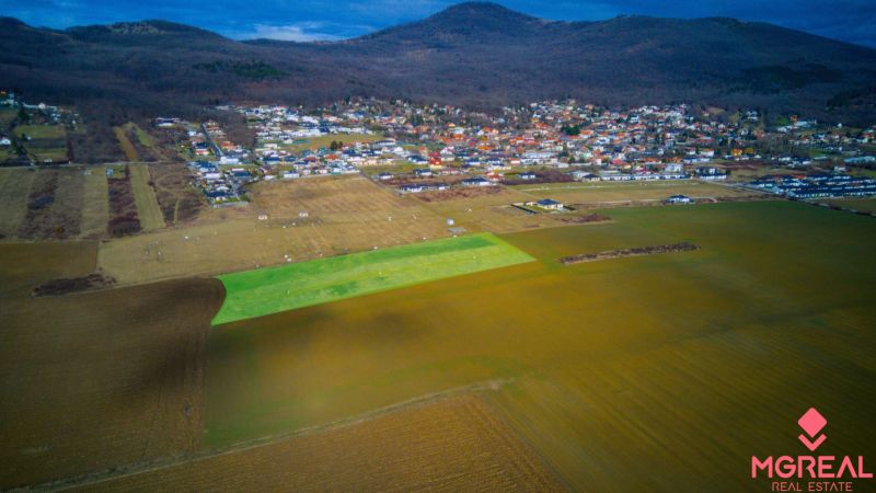 Predaj pozemku na bývanie-Imrichova usadlosť-Štitáre