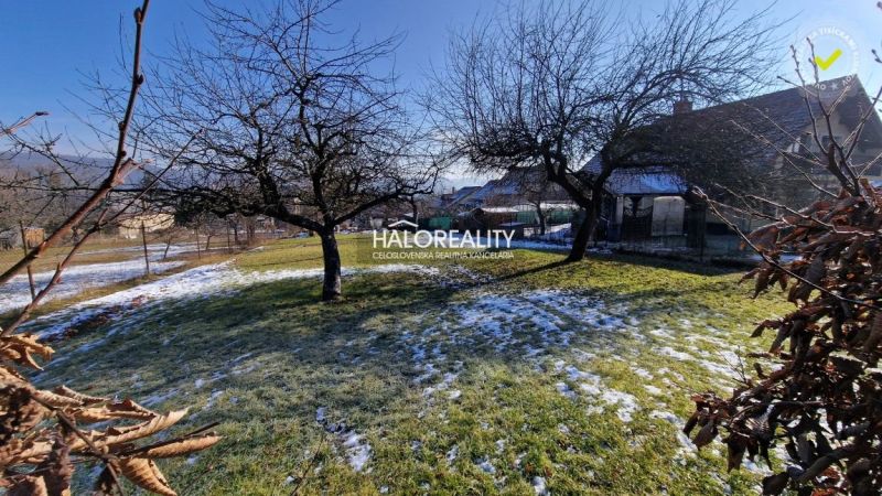 Predaj, pozemok pre rodinný dom 775 m2 Banská Byst...