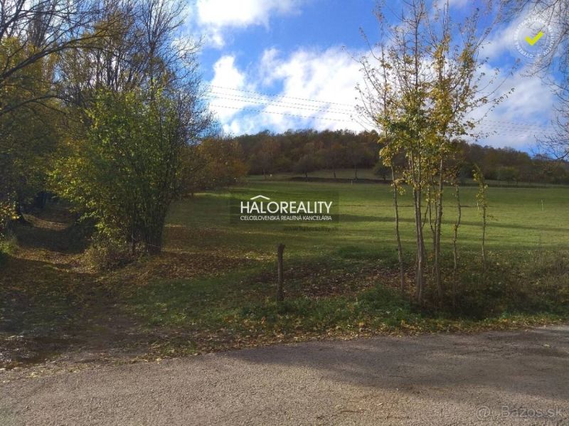Predaj, pozemok pre rodinný dom   1000 m2 Horný Tiso... - Krásna krajina v Hornom Tisovníku ponúka Pozemky - bývanie s výhľadom na lúku.