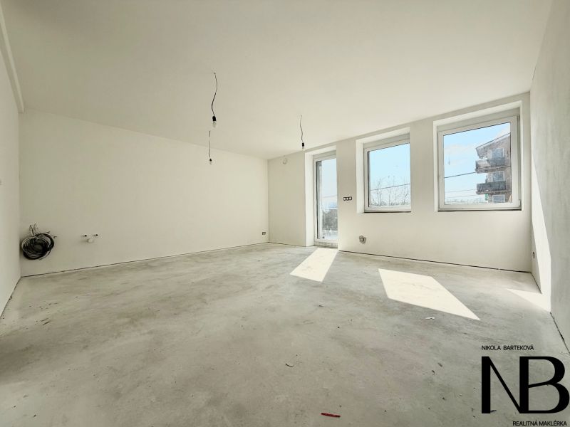 Na predaj 3-izbový byt s terasou, 2x parking, novostavba Svinná