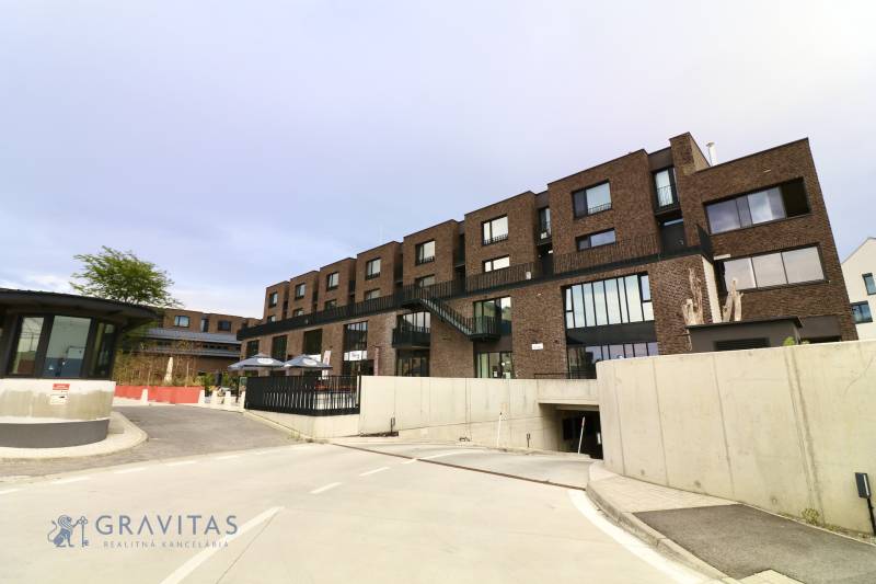 Komfortne vybavený 2-izbový byt v projekte 2 Sýpky - Exteriér bytového komplexu na Námestí pri Sýpke v Bratislave - Jarovciach.