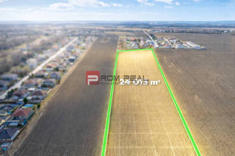 INVESTIČNÁ PRÍLEŽITOSŤ – Pozemok v obci Dunajská Lužná - Poľnohospodárske a lesné pozemky v Dunajskej Lužnej s parcelou o rozlohe 24015 m².