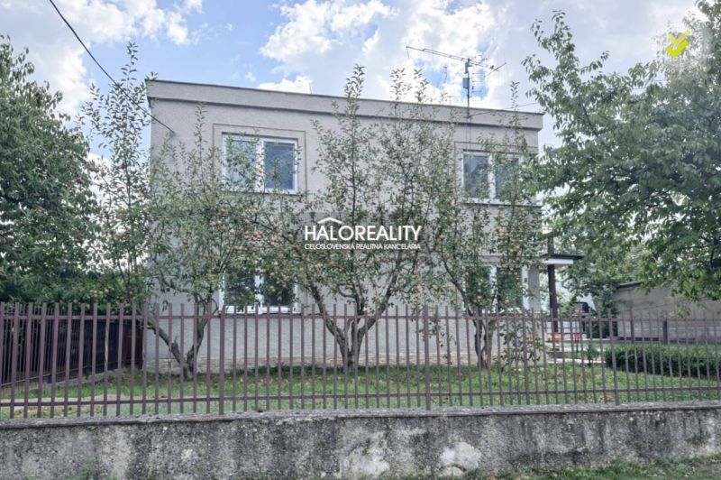 Predaj, rodinný dom Čereňany - EXKLUZÍVNE HALO REALITY