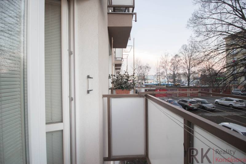 2-izb.tehlový byt s balkónom a výťahom, Sever- Hlinkova - Balkón 2-izbového bytu na ulici Hlinkova, Košice - mestská časť Sever, s výhľadom.