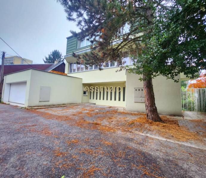 - PRENÁJOM - 2 IZBOVÝ BYT - DOLNÁ UL. - STARÉ MESTO - Návršie vyobrazujú beľnú vyúvujú vyblenou vyvú vyblou vyáí vyblou vytrí. Vyáí vyú vyblou over vytrí.