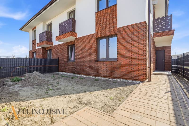 Na predaj 3-izb. byt so záhradou, Dunajská Streda - Tehlová fasáda 3-izbového bytu na ulici Malé Blahovo v Dunajskej Strede.