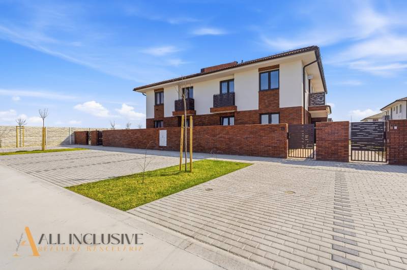 Na predaj 3-izb. byt so záhradou, Dunajská Streda - Rodinný dom na ulici Malé Blahovo v Dunajskej Strede s upraveným okolím.