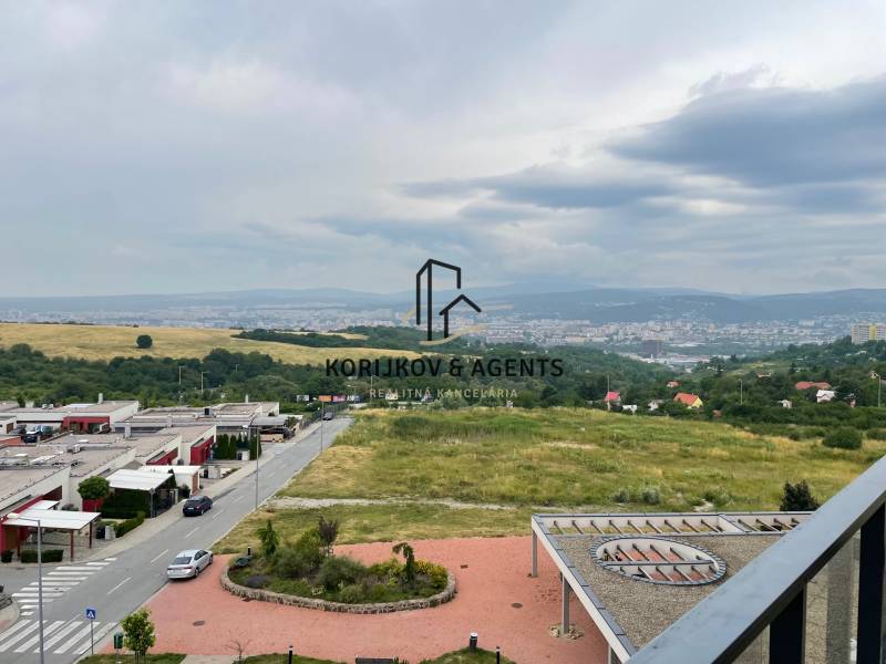 PREDAJ, 3 izb. byt v novostavbe PANORÁMA, 5 min. od AUPARKU - Pohľad na mesto z ulice Borievkova, ideálny pre 3-izbový byt s výhľadom.