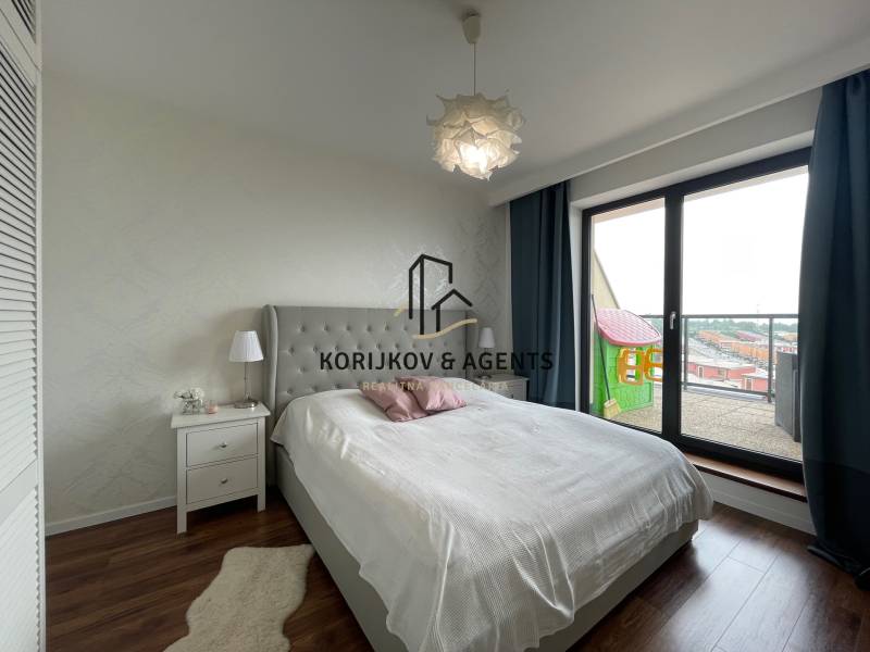 PREDAJ, 3 izb. byt v novostavbe PANORÁMA, 5 min. od AUPARKU - Svetlá spálňa v 3-izbovom byte na ulici Borievkova s balkónom a výhľadom.