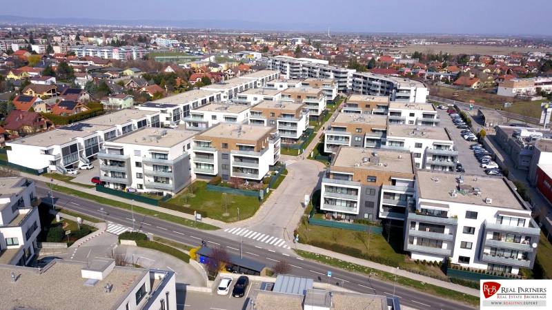 Predaj 3-izbový byt s terasou 20m2, parkovanie, Dunajská Lužná - Satelitný pohľad na 3-izbové byty na Orechovej ulici v Dunajskej Lužnej.