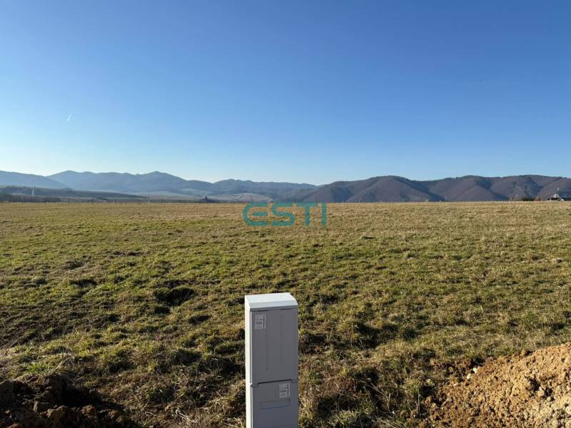 Stavebný pozemok KUNERAD, 670 m2 - Pozemky na bývanie v Stránskom na ulici Borie s výhľadom na hory.