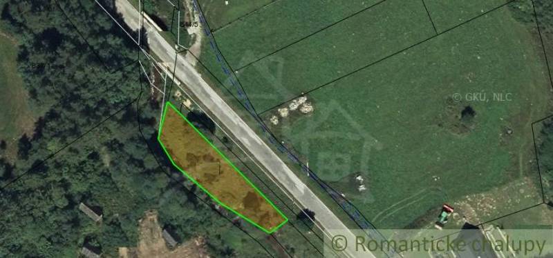 Slnečný pozemok pre vašu chatu v srdci Pienin – Havka - Letecký pohľad na pozemky - bývanie v Havke pri hlavnej ceste.