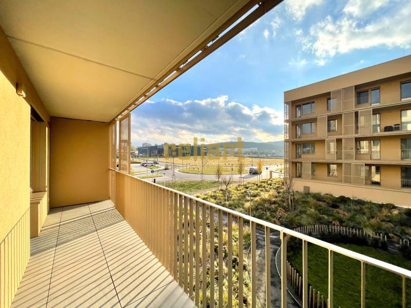 Bory:Na prenájom úplne nový, elegantný 2i byt/eng.text inside - Balkón s výhľadom na obytný komplex v Bratislave - Lamači na ulici Dominika, 2-izbový byt.