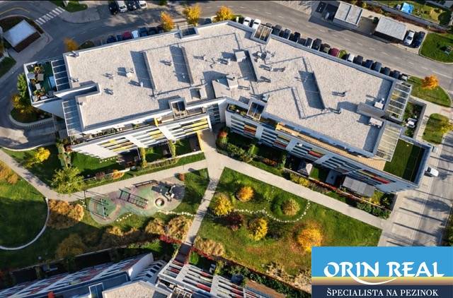 Na predaj 1,5 izbový apartmán v BA III Malokrasňanská 42,34m2 - Bytový komplex s ihriskom na Malokrasňanskej v Bratislave - Rači, pohľad zhora.