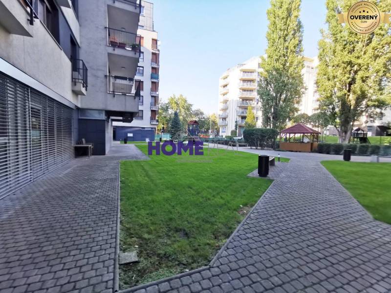 SLNEČNÝ KOMPLETNE ZARIADENÝ 2 IZB. BYT PRI ŠTRKOVECKOM JAZERE. - Bytový komplex s vnútorným nádvorím na Drieňovej ulici v Bratislave - Ružinove.