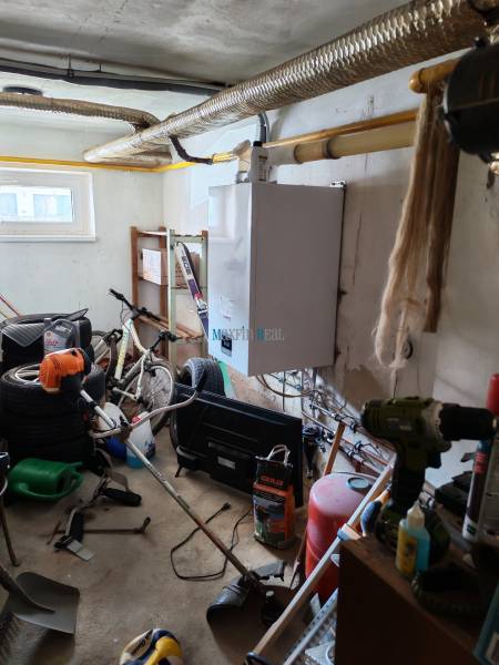 Na predaj 3-podlažný rodinný dom  v blízkosti centra Myjavy  - Kôlňa v rodinnom dome obsahuje bicykel, náradie, kotol a rôzny športový výstroj.