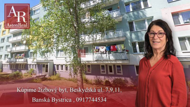 Kúpime  2izbový byt, Beskydská ul. 7,9,11, Banská Bystrica - Bytový dom na Beskydskej 9 v Banskej Bystrici so zeleňou a ženou vpredu.