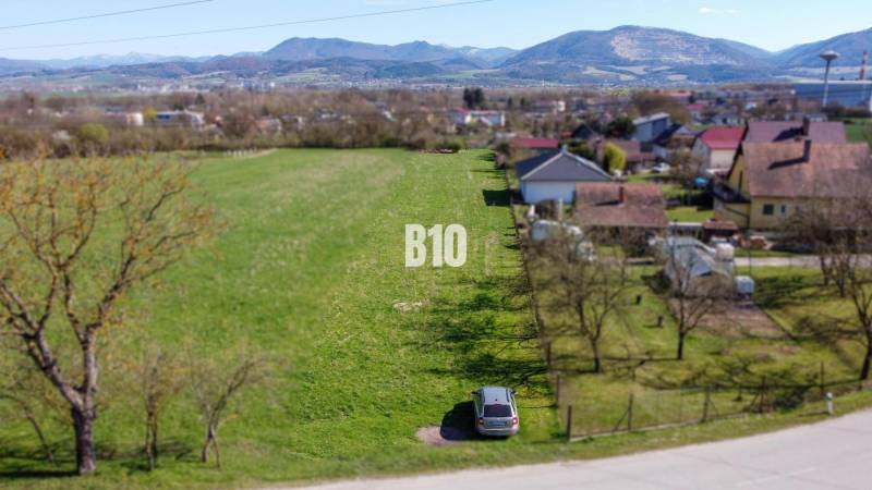 Investičný pozemok 2382m² s výhľadmi a potenciálom Lednické Rovne - Poľnohospodárske a lesné pozemky v Lednických Rovniach s výhľadom na hory a okolitú prírodu.