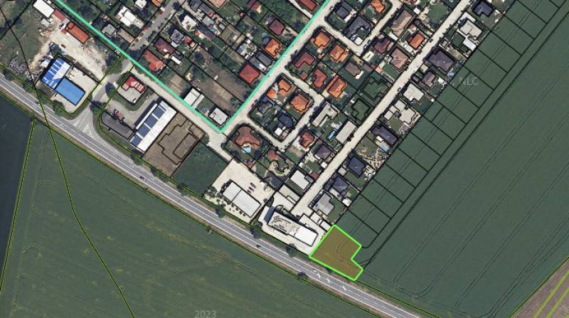 I Na predaj komerčný stavebný pozemok – Kráľová nad Váhom - Letecký pohľad na pozemky - komerčné v Kráľovej nad Váhom, blízko rezidenčných oblastí.