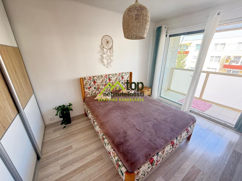 TOPOĽČANY - PREDAJ 3 izbový prijemný byt
