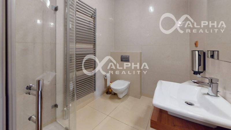 PRENÁJOM 2i apartmán s terasou, parkovaním, Veľká Lomnica - Kúpeľňa v 2-izbovom byte s WC, sprchou a modernými sanitárnymi zariadeniami.