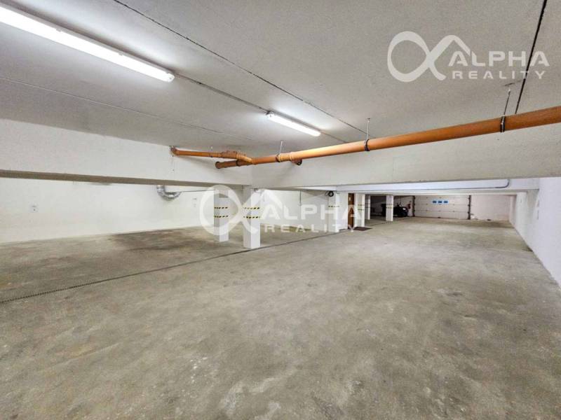 PRENÁJOM 2i apartmán s terasou, parkovaním, Veľká Lomnica - Parkovacie miesta v podzemnej garáži pre 2-izbový byt.