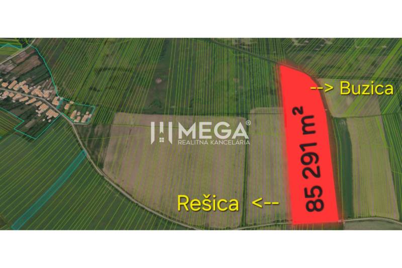 NA PREDAJ: Investičný pozemok 85 291 m² – Rešica, Košice-okolie - Letecký pohľad na pozemok v Rešici, Zvláštne nehnuteľnosti, oblasť s viditeľnými parcelami.