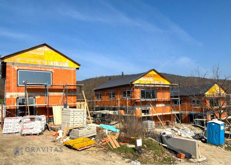 NA PREDAJ 5i rekreačný RD | Pekná cesta | Lesopark Rača  - Výstavba rodinných domov na Peknej ceste v Bratislave - Rači, obklopené lesným prostredím.