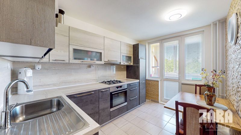 Clementisova - pekný 4.izbyt kompletná rekonštrukcia. 70 m2 +loggia