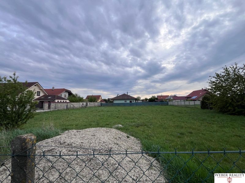 Dva Pozemky, Malé Košariská, Dun.Lužná 653 m2 a 724 m2 pri jazere