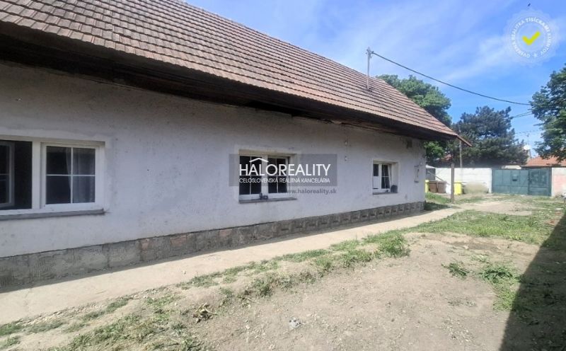 Predaj, rodinný dom Hlohovec, Šulekovo, dva domy na ...