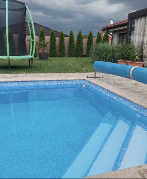 Predaj rodinného domu, M. Terézie, M. Terézie, Skalica - Bazén a trampolína v záhrade rodinného domu na ulici M. Terézie v Holíči.