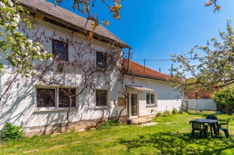 I Na predaj rodinný dom s pozemkom – Nitrianske Pravno